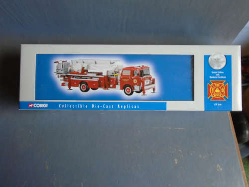 CORGI 1/50 SCALE - MACK CF TOWER - MINT IN BOXED