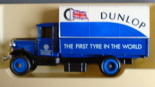 LLEDO  - 1934 MACK CANVAS BACK TRUCK