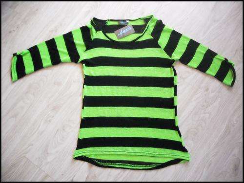 Amara Ladies Tab Sleeve Top