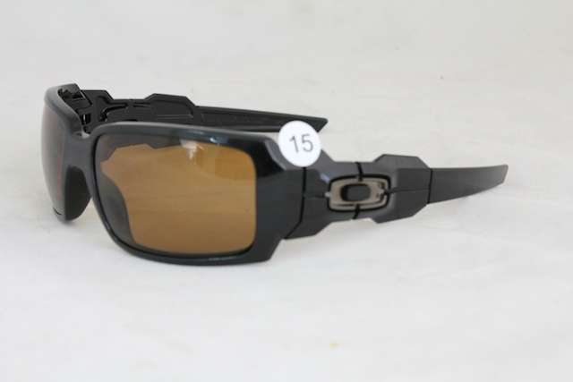 Oakley Oildrum (Black frame, Brown Polarized lenses)