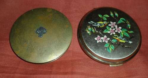 2  X STRATTON VINTAGE POWDER COMPACTS