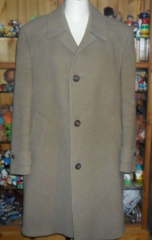 NEW WOOL MEN'S COAT  SIZE 44