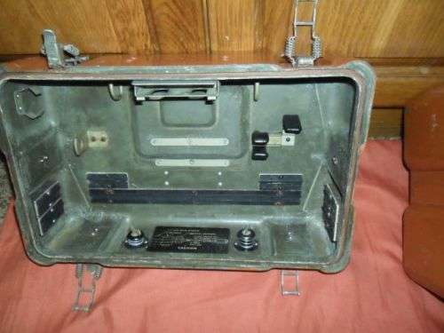 VINTAGE FIELD INSTRUMENT BAKELITE CASE - HINGES SPRING LOADED- MILITARY?