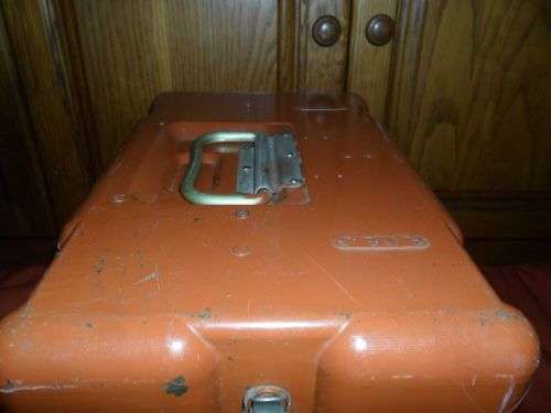 VINTAGE FIELD INSTRUMENT BAKELITE CASE - HINGES SPRING LOADED- MILITARY?