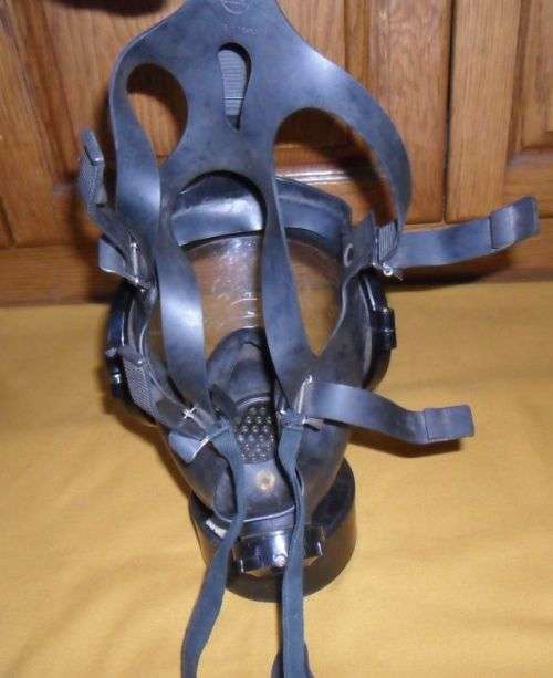 SOUTH AFRICAN ARMY 80'S GAS MASK