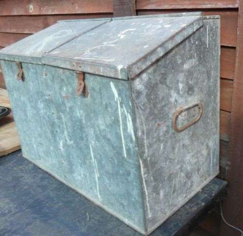 VINTAGE DOUBLE GALVANIZED STORAGE GRAIN BIN -61CM X 44CM X 30,5CM