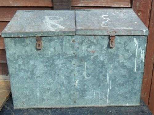VINTAGE DOUBLE GALVANIZED STORAGE GRAIN BIN -61CM X 44CM X 30,5CM