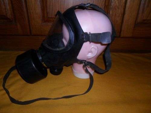 S,A ARMY GAS MASK 80'S