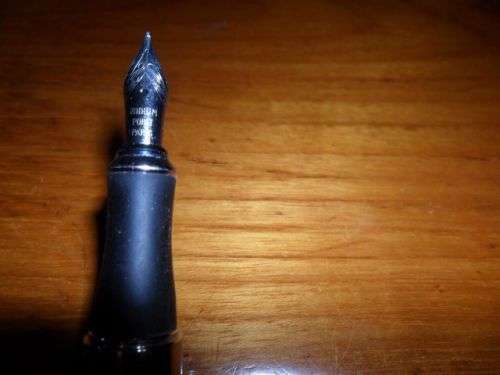 VINTAGE IRIDIUM POINT PARIS FOUNTAIN PEN
