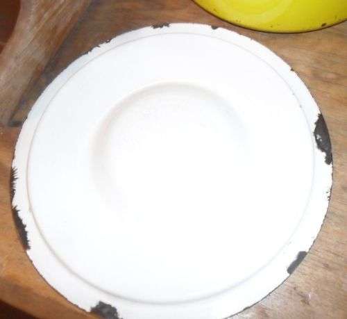 VINTAGE YELLOW ENAMEL \ CAST IRON POT