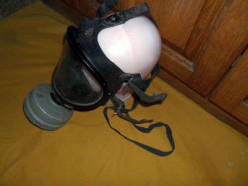 S.A. ARMY GASMASK  80'S