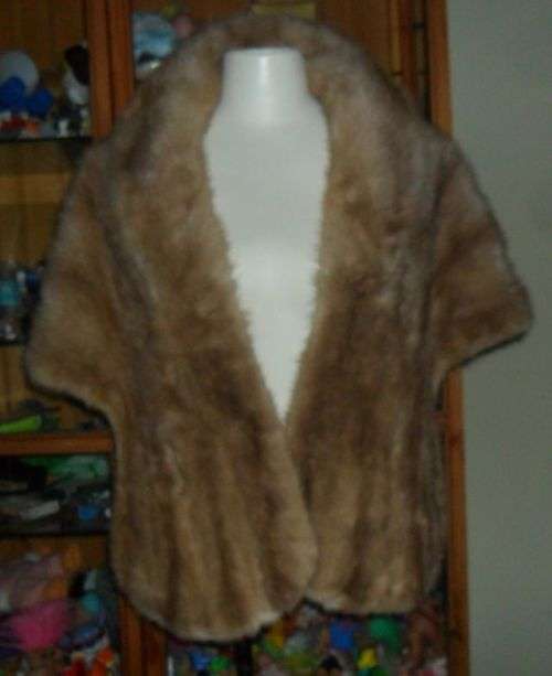 LOVELY GENUINE  FUR STOLE - MINK ?