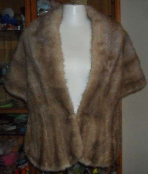 LOVELY GENUINE  FUR STOLE - MINK ?
