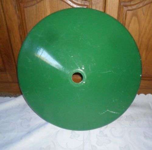 LARGE METAL GREEN SHADE