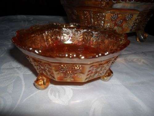 A SET OF MARIGOLD DEPRESSION BOWLS