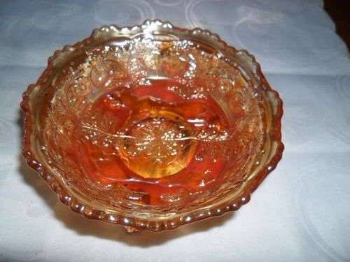 A SET OF MARIGOLD DEPRESSION BOWLS