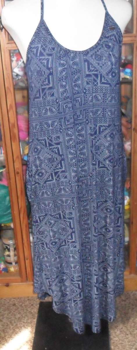 NAVY AND WHITE STRAPPY ROXY DRESS  SIZE MEDIUM