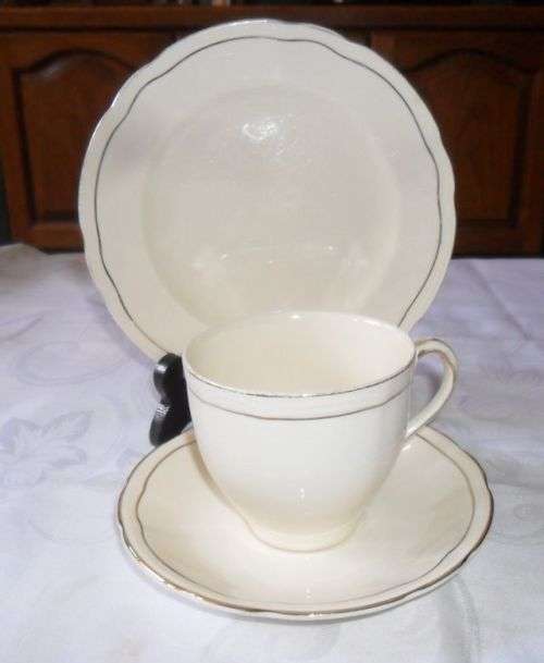 VINTAGE ALFRED MEAKIN  TRIO -CUP SAUCER AND SIDE PLATE  4 SETS AVAILABLE