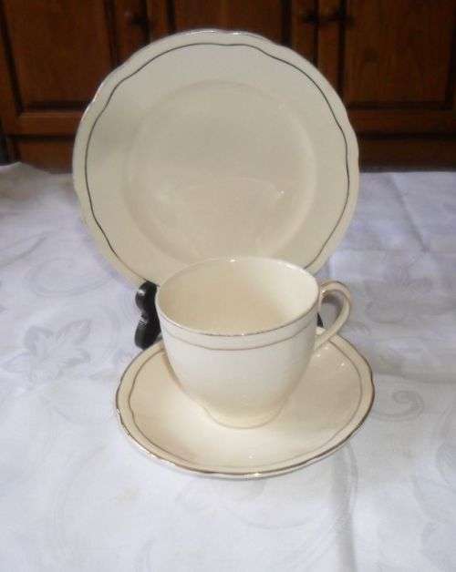 VINTAGE ALFRED MEAKIN  TRIO -CUP SAUCER AND SIDE PLATE  4 SETS AVAILABLE
