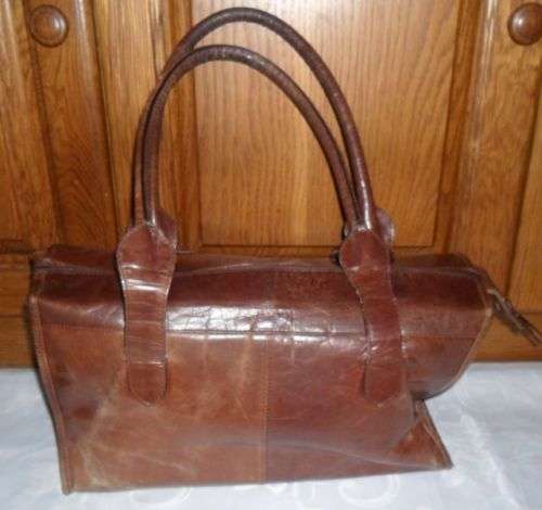 GENUINE LEATHER BUSBY HAND BAG -TEAR ON HANDLE