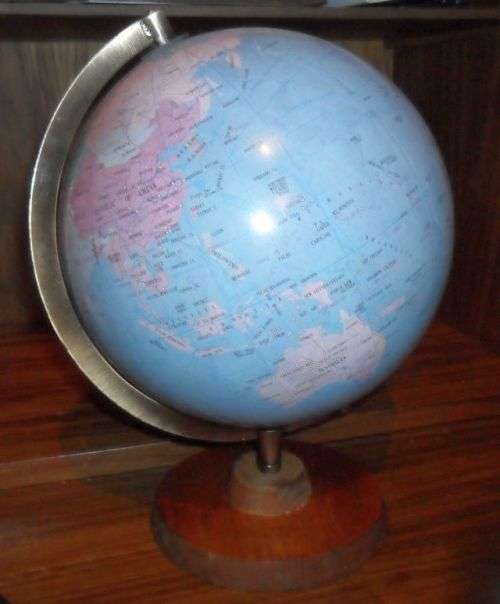 LEGEND WORLD GLOBE 30CM HEIGHT
