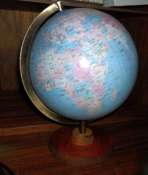 LEGEND WORLD GLOBE 30CM HEIGHT