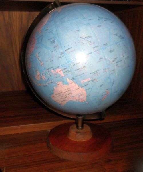 LEGEND WORLD GLOBE 30CM HEIGHT
