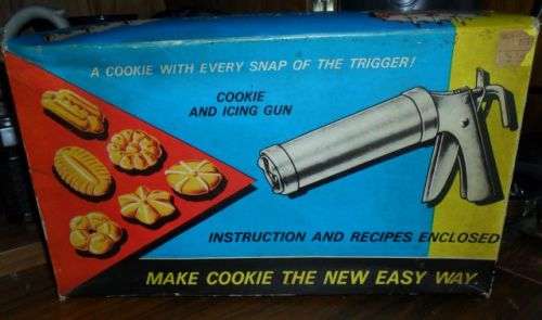 VINTAGE COOKIE AND ICING GUN COMPLETE
