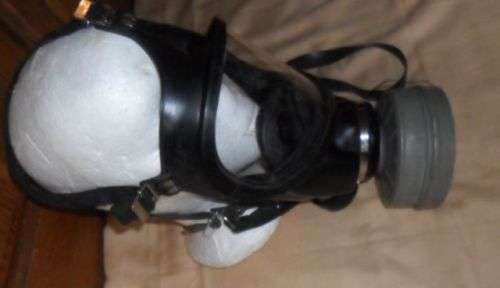 SADF GAS MASK PLUS METAL CANISTER  80'S