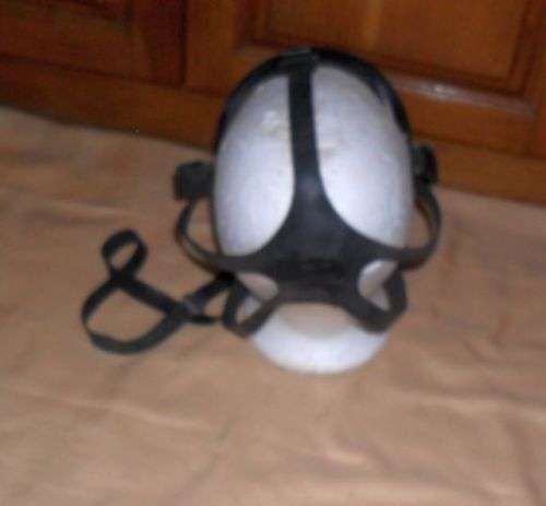 SADF GAS MASK PLUS METAL CANISTER  80'S