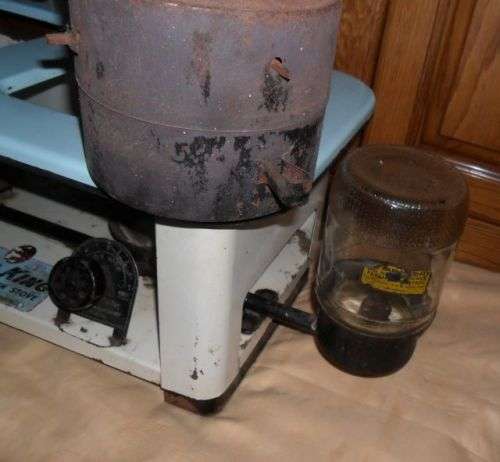 VINTAGE TABLE TOP ENAMEL 2 PLATE PARAFFIN STOVE -FIRE KING