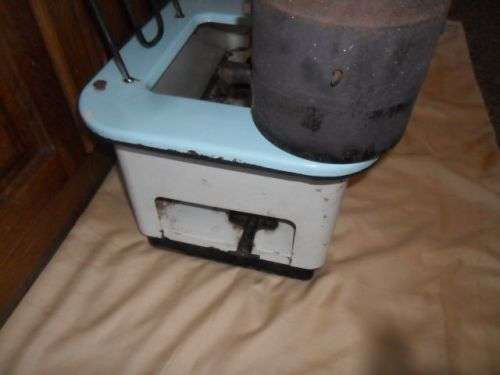 VINTAGE TABLE TOP ENAMEL 2 PLATE PARAFFIN STOVE -FIRE KING
