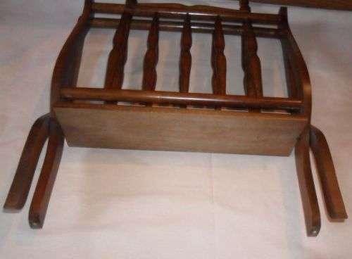 VINTAGE WOODED MAGAZINE \BOOK HOLDER