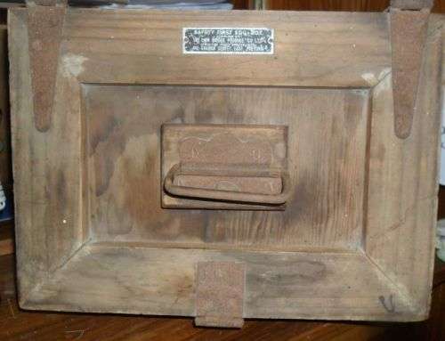 ANTIQUE WOODEN EGG BOX FOR A DOZEN EGGS