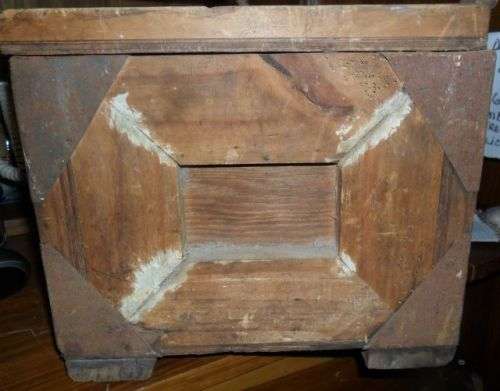 ANTIQUE WOODEN EGG BOX FOR A DOZEN EGGS