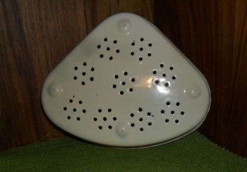 ENAMEL CORNER SINK STRAINER