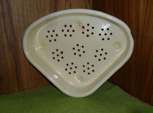ENAMEL CORNER SINK STRAINER