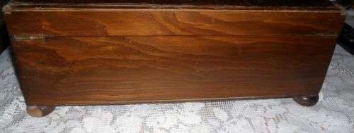 VINTAGE CANTEEN WITH DRAWER PLUS 19 VINTAGE ODD SPPONS