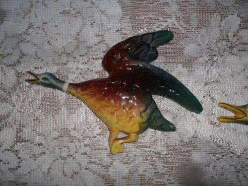 VINTAGE SET OF LUCIA WARE FLYING DUCKS