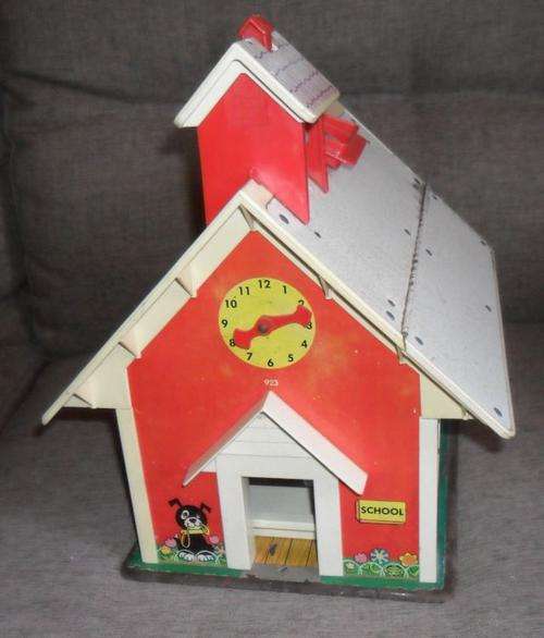 OLD FISHER PRICE PLAY FAMILY SCHOOL