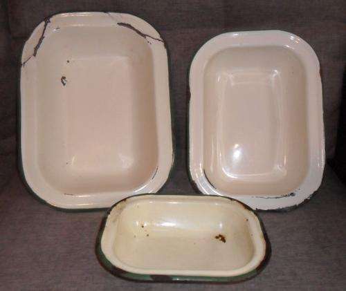 3 X CREAM AND GREEN ENAMEL PIE DISHES