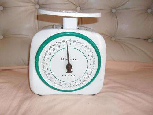 VINTAGE METAL KRUPS 25LBS BY 2OZS