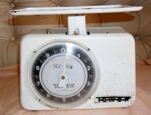 VINTAGE METAL TOWER KITCHEN SCALE - MADE IN W. GERMANY