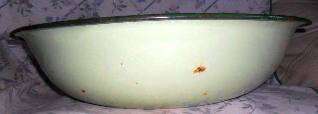 LARGE GREEN ENAMEL BASIN- LEAKS - 46 CM X 11CM DEEP