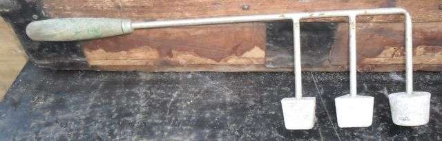 VINTAGE SNACKLE IRON