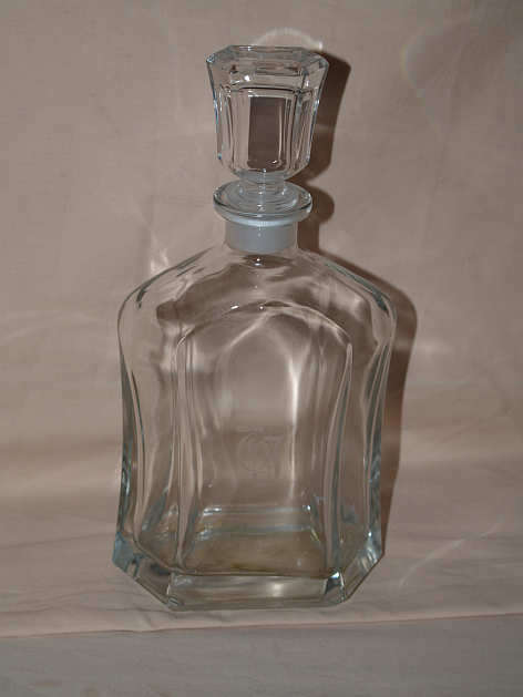 GLASS DECANTER