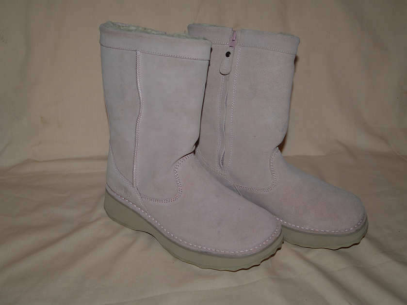 LADIES PINK FUR LINED BOOTS