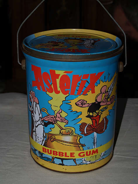 LARGE ASTERIX TIN