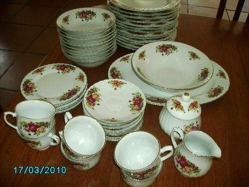 Attractive Dinner Set "ENGLISH ROSE", 46 Pieces