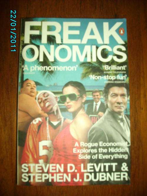 FREAKONOMICS by Levitt & Dubner (Paperback)